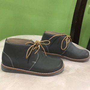Boys shoes